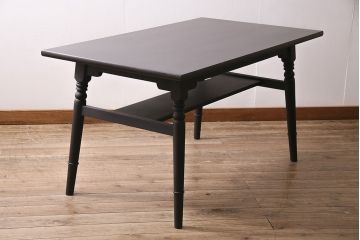 ビンテージ家具　松本民芸家具　モダンなデザインの棚付きダイニングテーブル(食卓)(R-045645)