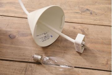 中古　大光電機(DAIKO)　DPN-54279　波線の模様がおしゃれなペンダントライト(シェード、天井照明)(R-045653)