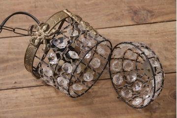 ヴィンテージ照明　イギリスビンテージ　真鍮　凝った装飾が華やかな印象を与える吊り下げ照明(天井照明)(R-045658)