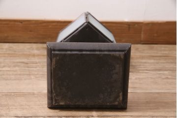 アンティーク雑貨　古民具　大正期　すりガラス入り　鉄製の行灯(行燈、照明、スタンド)(R-045660)