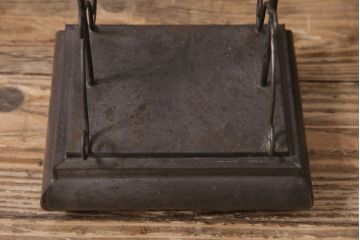 アンティーク雑貨　古民具　大正期　すりガラス入り　鉄製の行灯(行燈、照明、スタンド)(R-045661)
