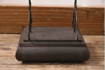 アンティーク雑貨　古民具　大正期　すりガラス入り　鉄製の行灯(行燈、照明、スタンド)(R-045661)