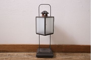 アンティーク雑貨　古民具　大正期　すりガラス入り　鉄製の行灯(行燈、照明、スタンド)(R-045661)