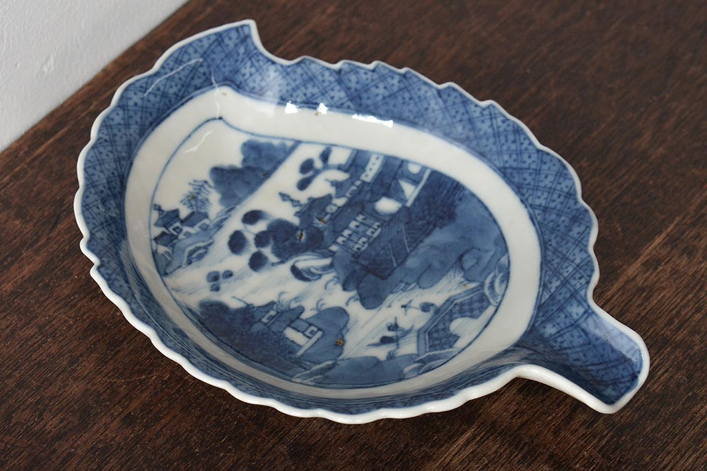 嘉慶年製 古染付 楼閣山水文葉皿(中国)(R-045672)