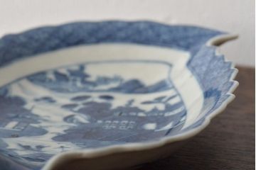 嘉慶年製 古染付 楼閣山水文葉皿(中国)(R-045672)