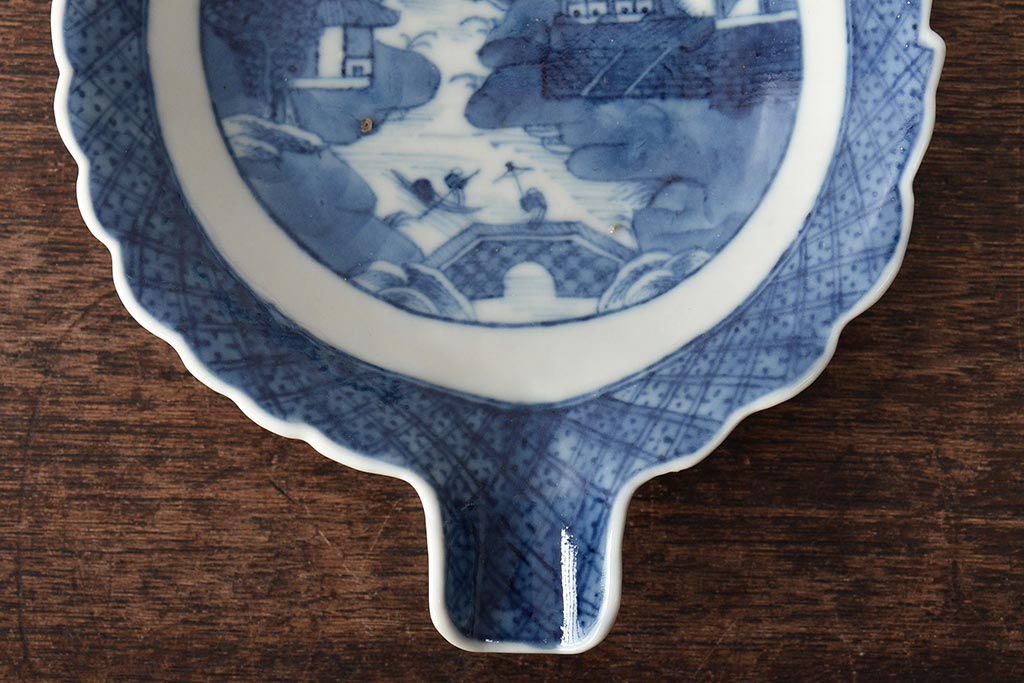 嘉慶年製 古染付 楼閣山水文葉皿(中国)(R-045672)