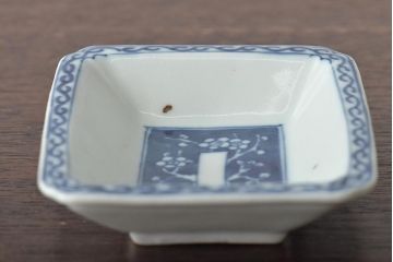 江戸期　梅の図　和の空間を彩るアンティークの染付小皿6枚セット(角皿、和食器)(R-045676)