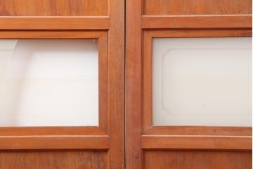 アンティーク建具　昭和中期　春慶塗が魅力のガラス帯戸2枚セット(引き戸、建具)(R-045704)