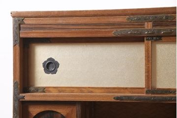アンティーク家具　昭和中期　桑材・黒檀　網代編み　上品な和を感じさせる凝った造りの茶箪笥(飾り棚、茶棚)(R-045708)