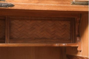 アンティーク家具　昭和中期　桑材・黒檀　網代編み　上品な和を感じさせる凝った造りの茶箪笥(飾り棚、茶棚)(R-045708)
