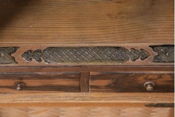 アンティーク家具　昭和中期　桑材・黒檀　網代編み　上品な和を感じさせる凝った造りの茶箪笥(飾り棚、茶棚)(R-045708)