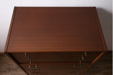 ビンテージ家具　北欧家具　G-PLAN(ジープラン)　BB(Black&Brass)シリーズ　シックモダンなチェスト(サイドチェスト、引き出し)(R-045711)