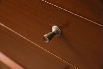 ビンテージ家具　北欧家具　G-PLAN(ジープラン)　BB(Black&Brass)シリーズ　シックモダンなチェスト(サイドチェスト、引き出し)(R-045711)