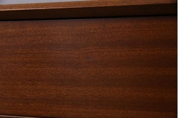 ビンテージ家具　北欧家具　G-PLAN(ジープラン)　BB(Black&Brass)シリーズ　シックモダンなチェスト(サイドチェスト、引き出し)(R-045711)