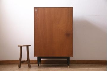 ビンテージ家具　北欧家具　G-PLAN(ジープラン)　BB(Black&Brass)シリーズ　シックモダンなチェスト(サイドチェスト、引き出し)(R-045711)
