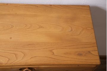 ヴィンテージ家具　イギリス家具　ERCOL(アーコール)　柔らかな雰囲気を醸し出す北欧スタイルのキャビネット(収納棚、サイドボード、戸棚、ビューロー、ビンテージ)(R-045716)