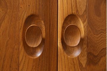 ヴィンテージ家具　イギリス家具　ERCOL(アーコール)　柔らかな雰囲気を醸し出す北欧スタイルのキャビネット(収納棚、サイドボード、戸棚、ビューロー、ビンテージ)(R-045716)