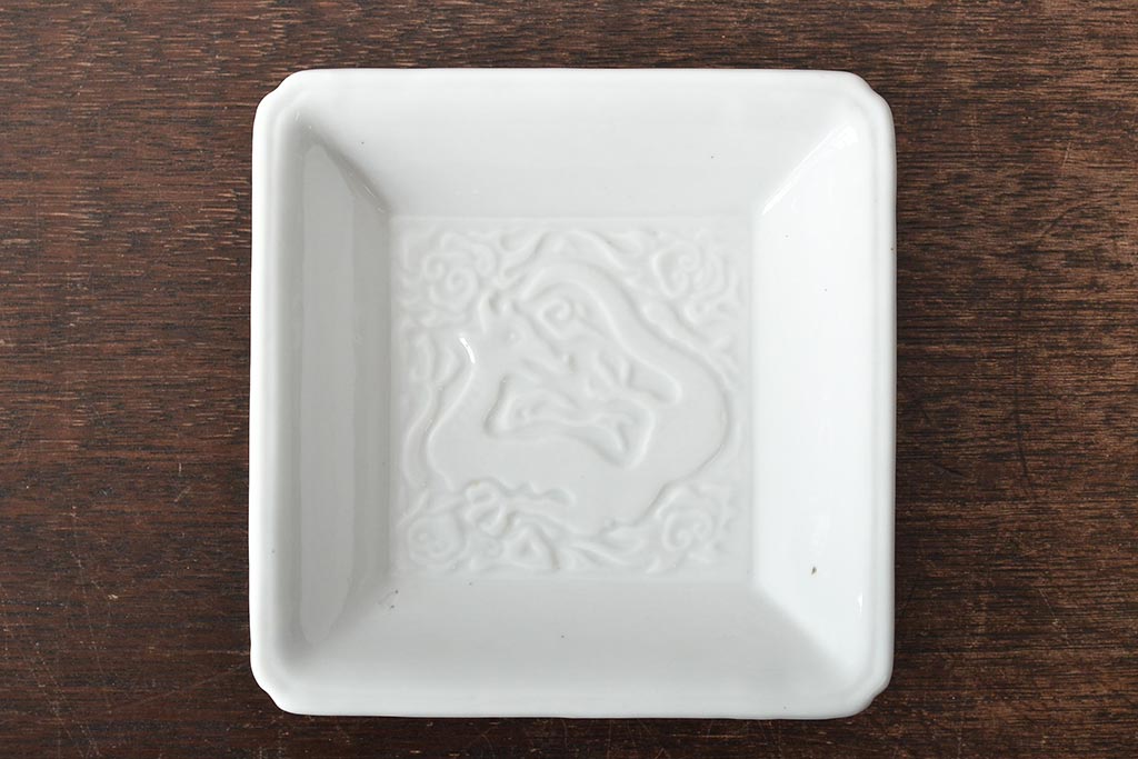 江戸期 白磁 陽刻 龍の図 角皿2枚セット(中国?、小皿、深皿、鉢)(R-045720)