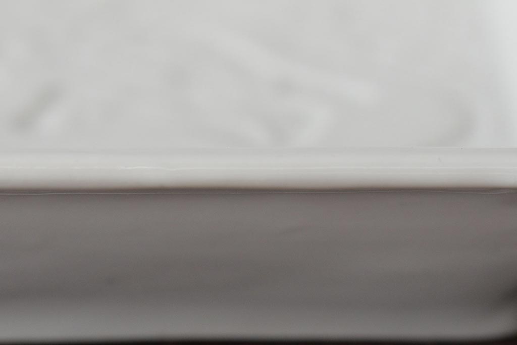 江戸期 白磁 陽刻 龍の図 角皿2枚セット(中国?、小皿、深皿、鉢)(R-045720)