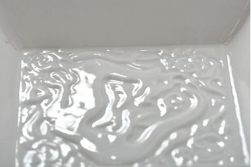 江戸期 白磁 陽刻 龍の図 角皿2枚セット(中国?、小皿、深皿、鉢)(R-045720)