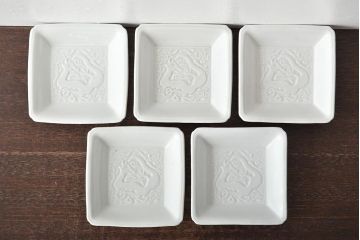 江戸期　白磁　陽刻　龍の図　角皿5枚セット(中国?、小皿、深皿、鉢)(R-045722)