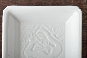 江戸期　白磁　陽刻　龍の図　角皿5枚セット(中国?、小皿、深皿、鉢)(R-045722)