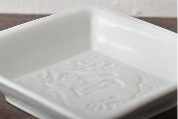 江戸期　白磁　陽刻　龍の図　角皿5枚セット(中国?、小皿、深皿、鉢)(R-045722)