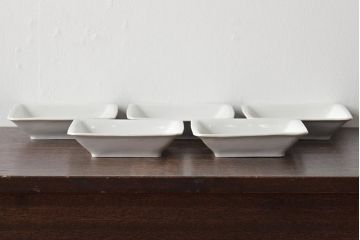 江戸期　白磁　陽刻　龍の図　角皿5枚セット(中国?、小皿、深皿、鉢)(R-045723)