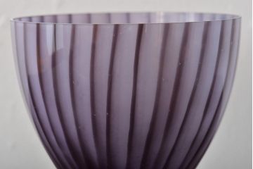 北欧　KOSTA　BODA(コスタボダ)　パープルストライプガラス　花瓶(フラワーベース、花器、紫)サイン入(R-045725)