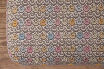 中古　日本フクラ(HUKLA)　P251　個性的な柄のファブリックがお洒落なスツール(定価約4万5千円)(オットマン)(R-045739)