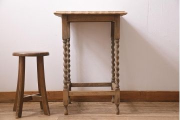 アンティーク家具　ストリップド(剥離)　和製アンティーク　オーク材　サイドテーブル(飾り台、花台)(R-045740)