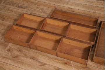 アンティーク家具　フランスアンティーク　ストリップド(剥離)　マホガニー材　迫力満点!凝った作りで存在感抜群のキャスター付きドレッサー(鏡台)(R-045742)