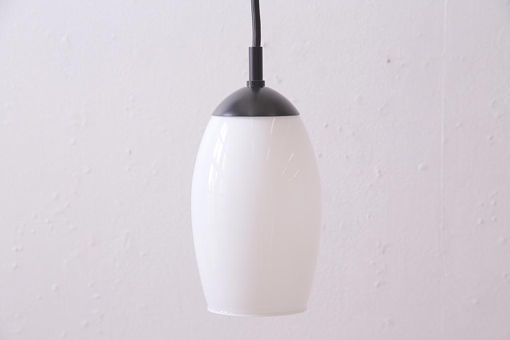 中古　シンプルなデザインのペンダントライト(吊り下げ照明、天井照明)(R-045744)