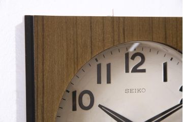 アンティーク時計　昭和中期　SEIKO(セイコー)　ゼンマイ式　カレンダー付き　30DAY　木目調の掛け時計(柱時計、振り子時計)(R-045749)