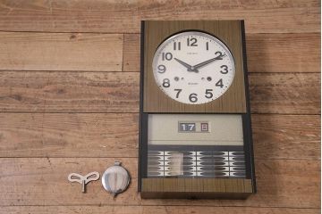 アンティーク時計　昭和中期　SEIKO(セイコー)　ゼンマイ式　カレンダー付き　30DAY　木目調の掛け時計(柱時計、振り子時計)(R-045749)