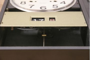 アンティーク時計　昭和中期　SEIKO(セイコー)　ゼンマイ式　カレンダー付き　30DAY　木目調の掛け時計(柱時計、振り子時計)(R-045749)