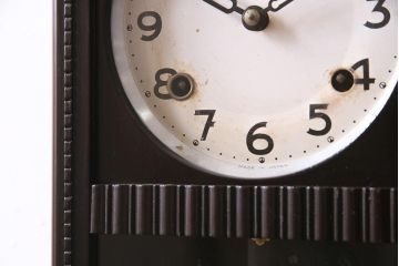 アンティーク時計　昭和中期　ゼンマイ式　林時計　レリーフがお洒落な柱時計(掛時計、振り子時計)(R-045750)