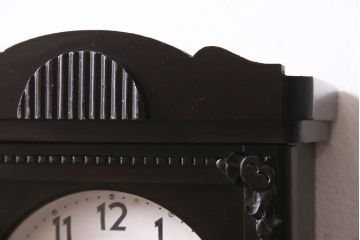 アンティーク時計　昭和中期　ゼンマイ式　林時計　レリーフがお洒落な柱時計(掛時計、振り子時計)(R-045750)