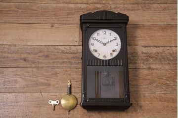 アンティーク時計　昭和中期　ゼンマイ式　林時計　レリーフがお洒落な柱時計(掛時計、振り子時計)(R-045750)