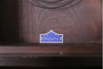 アンティーク時計　昭和中期　ゼンマイ式　林時計　レリーフがお洒落な柱時計(掛時計、振り子時計)(R-045750)