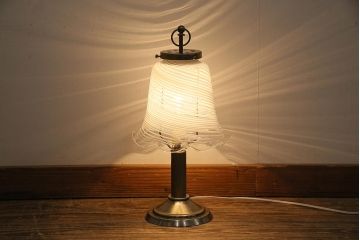 ビンテージ照明　シェードがおしゃれなスタンドライト(ナイトランプ、卓上照明)(R-045752)