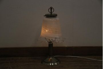 ビンテージ照明　シェードがおしゃれなスタンドライト(ナイトランプ、卓上照明)(R-045752)