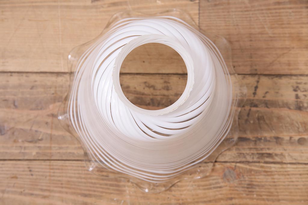 ビンテージ照明　シェードがおしゃれなスタンドライト(ナイトランプ、卓上照明)(R-045752)