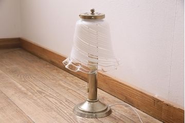 ビンテージ照明　シェードがおしゃれなスタンドライト(ナイトランプ、卓上照明)(R-045753)