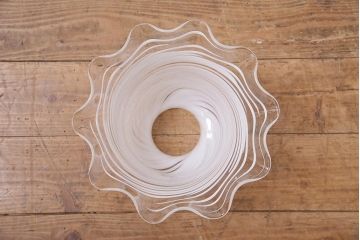 ビンテージ照明　シェードがおしゃれなスタンドライト(ナイトランプ、卓上照明)(R-045753)