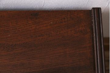 アンティーク家具　昭和初期　三方ケヤキ材　桔梗の透かし彫りがアクセントの戸棚(ローボード、収納棚)(R-045771)