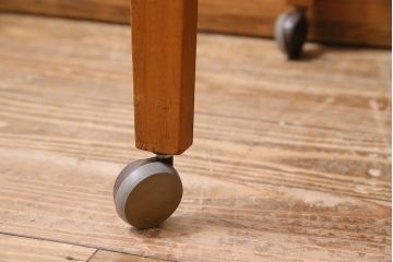 ヴィンテージ家具　北欧ビンテージ　チーク材　天板がお盆にもなるキッチンワゴン(キッチンラック、トロリー、サイドテーブル)(R-045773)