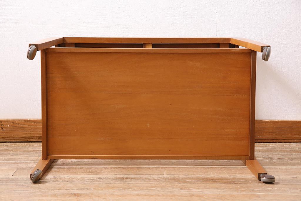 ヴィンテージ家具　北欧ビンテージ　チーク材　天板がお盆にもなるキッチンワゴン(キッチンラック、トロリー、サイドテーブル)(R-045773)