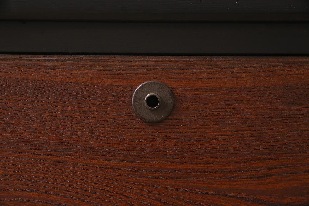 アンティーク家具　昭和中期　箪笥リメイク　前板栓材　落ち着いた色合いのローチェスト(引き出し、ローボード、テレビ台)(R-045776)