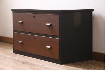 アンティーク家具　昭和中期　箪笥リメイク　前板栓材　落ち着いた色合いのローチェスト(引き出し、ローボード、テレビ台)(R-045776)